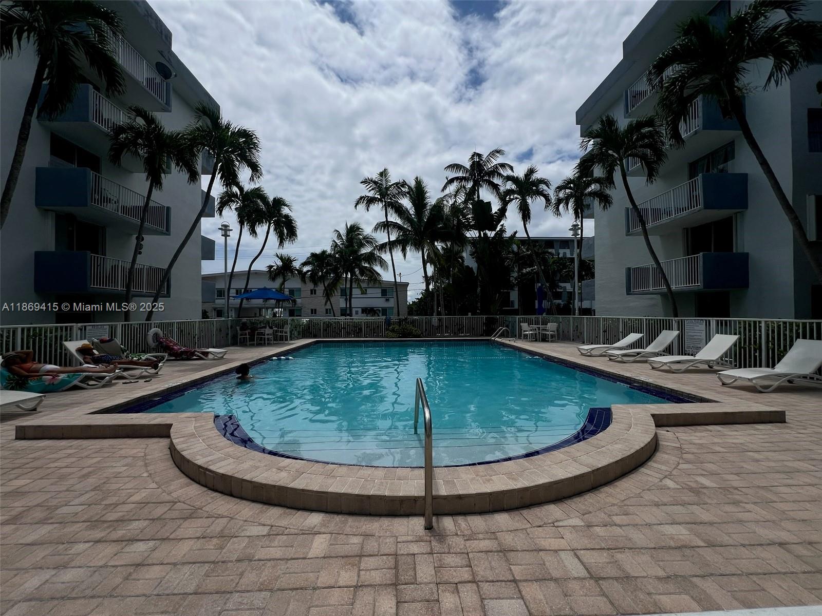 NORTH BAY VILLAS CONDO - Residential