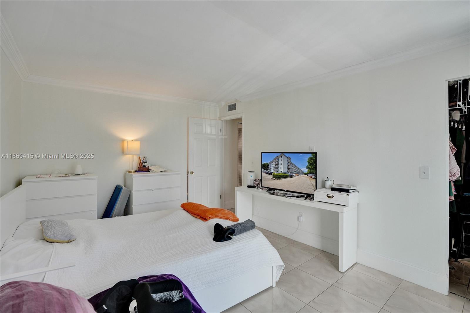NORTH BAY VILLAS CONDO - Residential