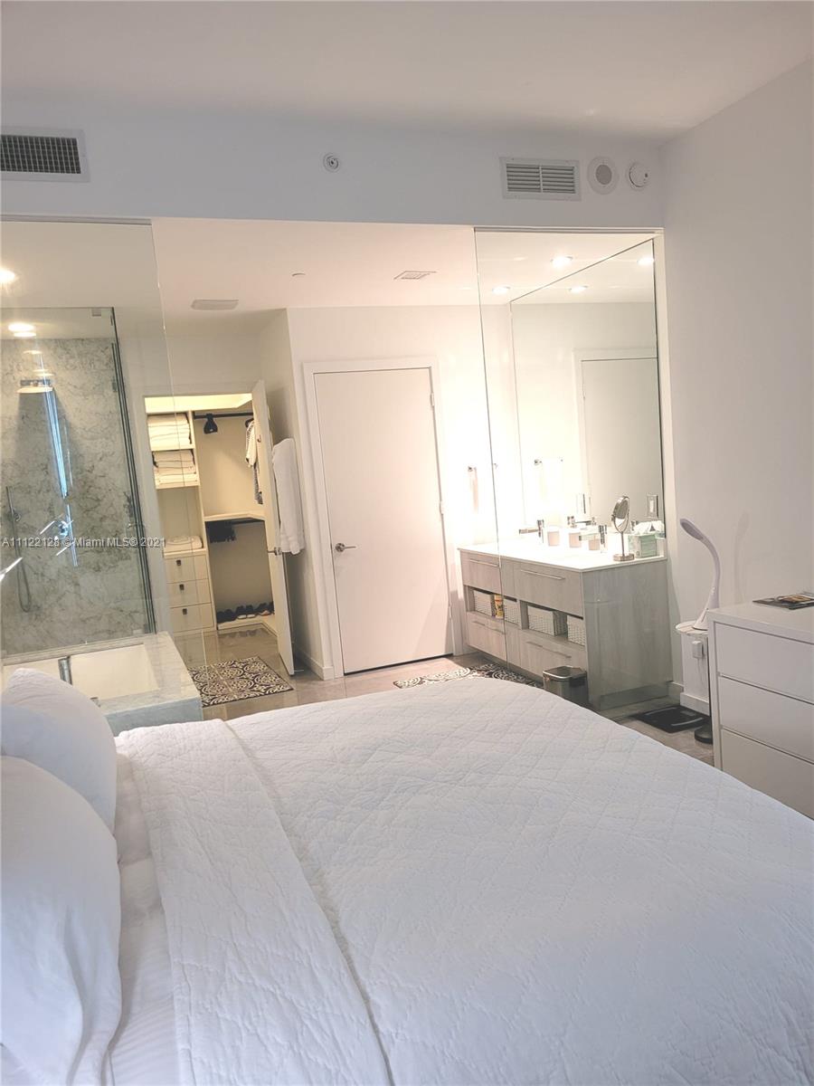 GRAN PARAISO CONDO - Residential Lease