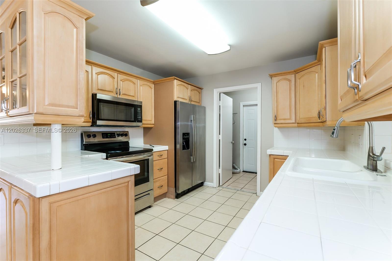 MEADOWBROOK 3 - Residential Lease