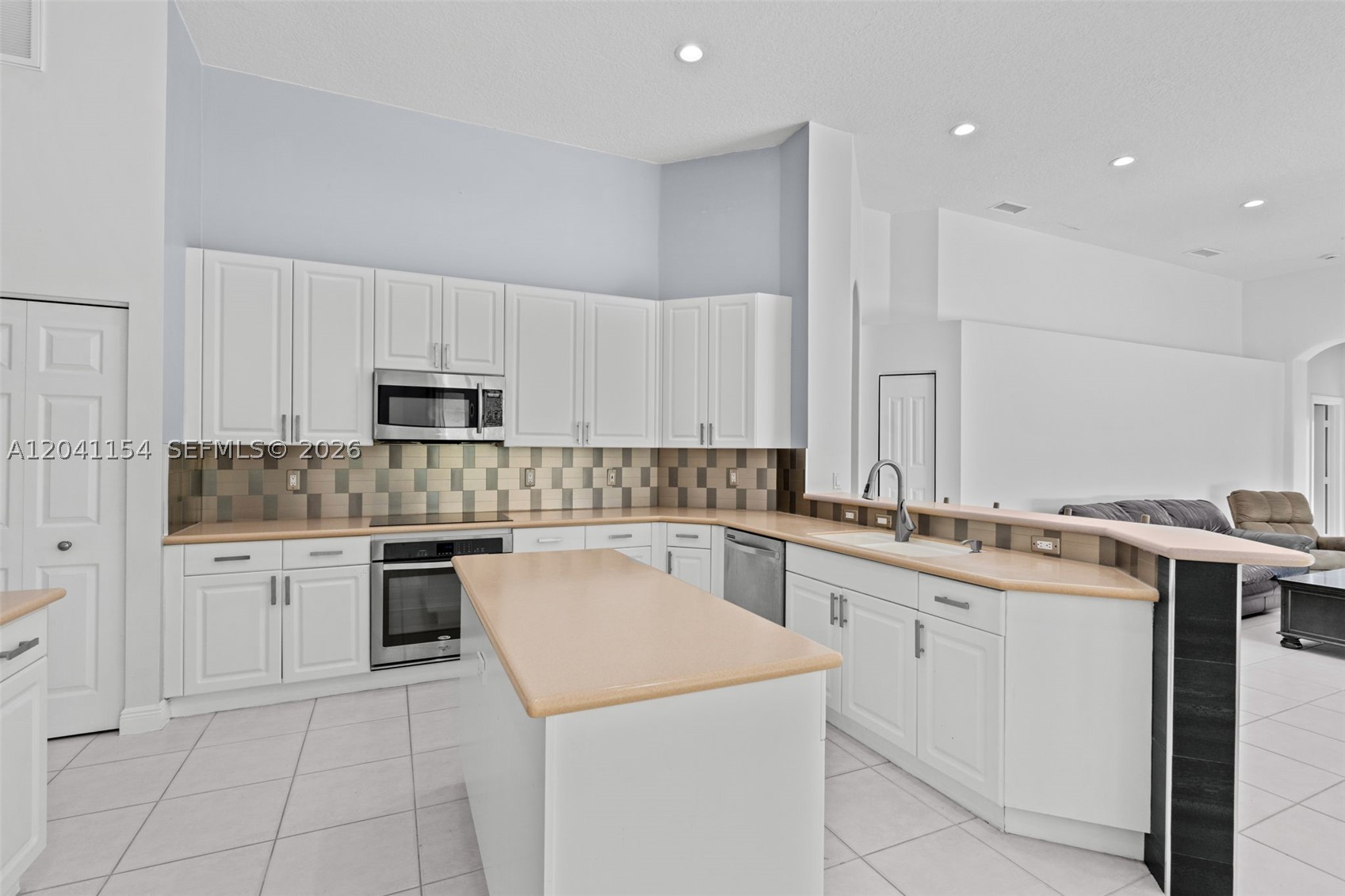 KENSINGTON - Residential