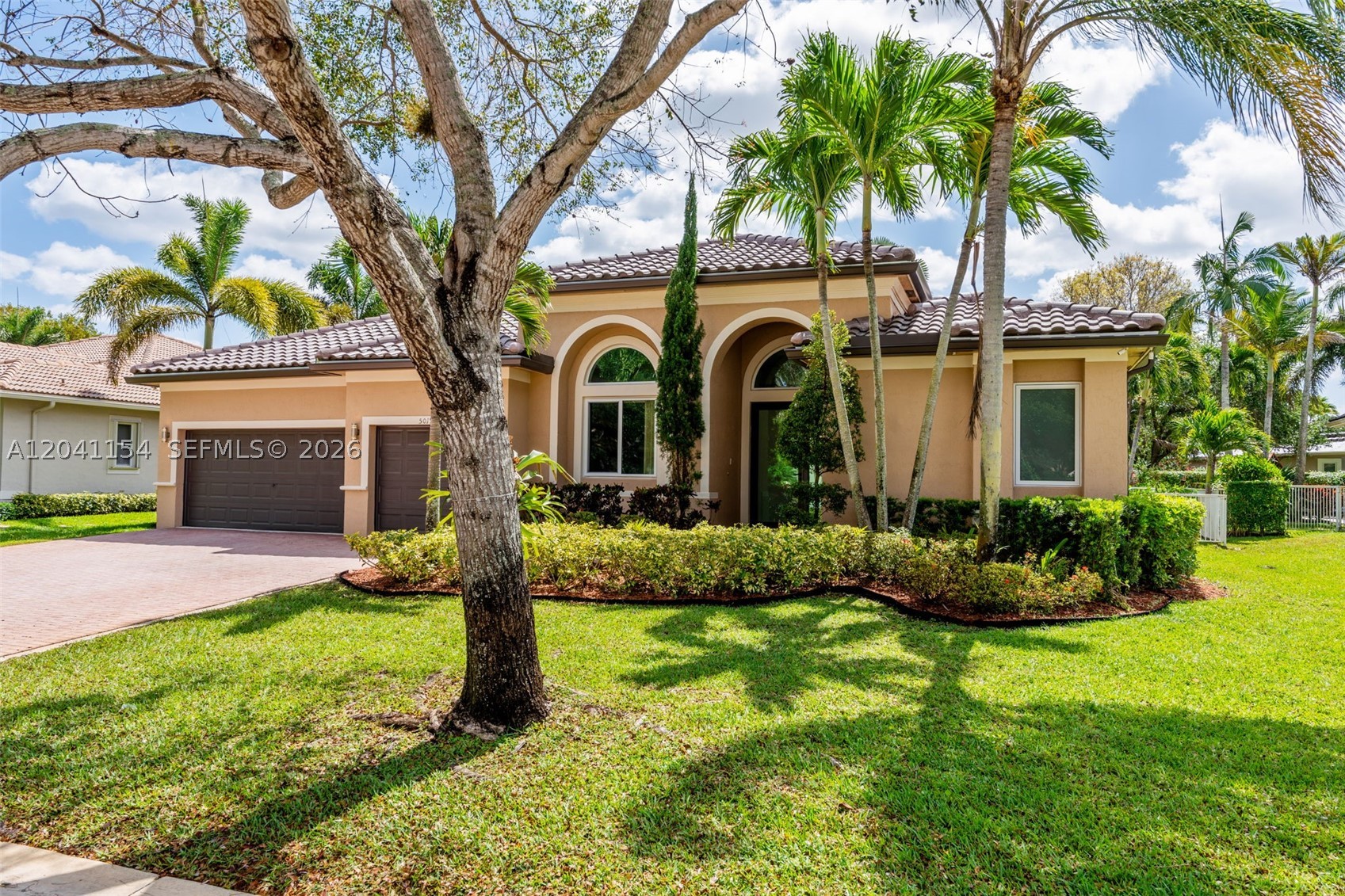 KENSINGTON - Residential