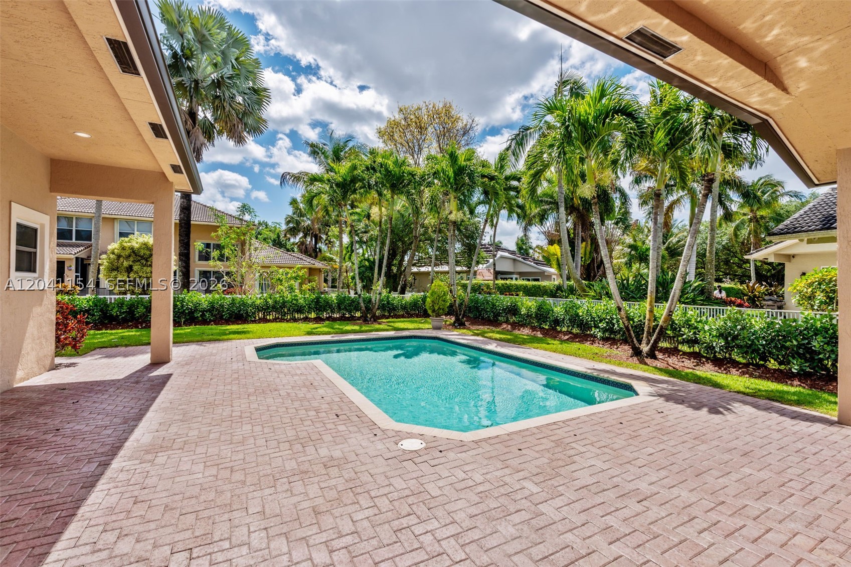 KENSINGTON - Residential
