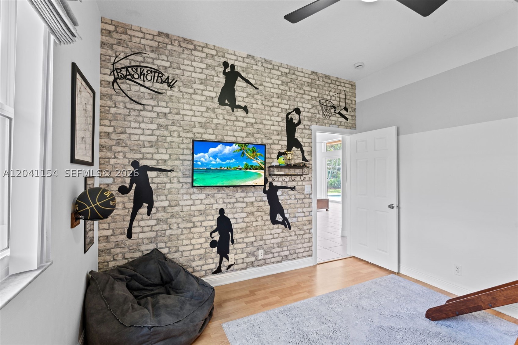 KENSINGTON - Residential