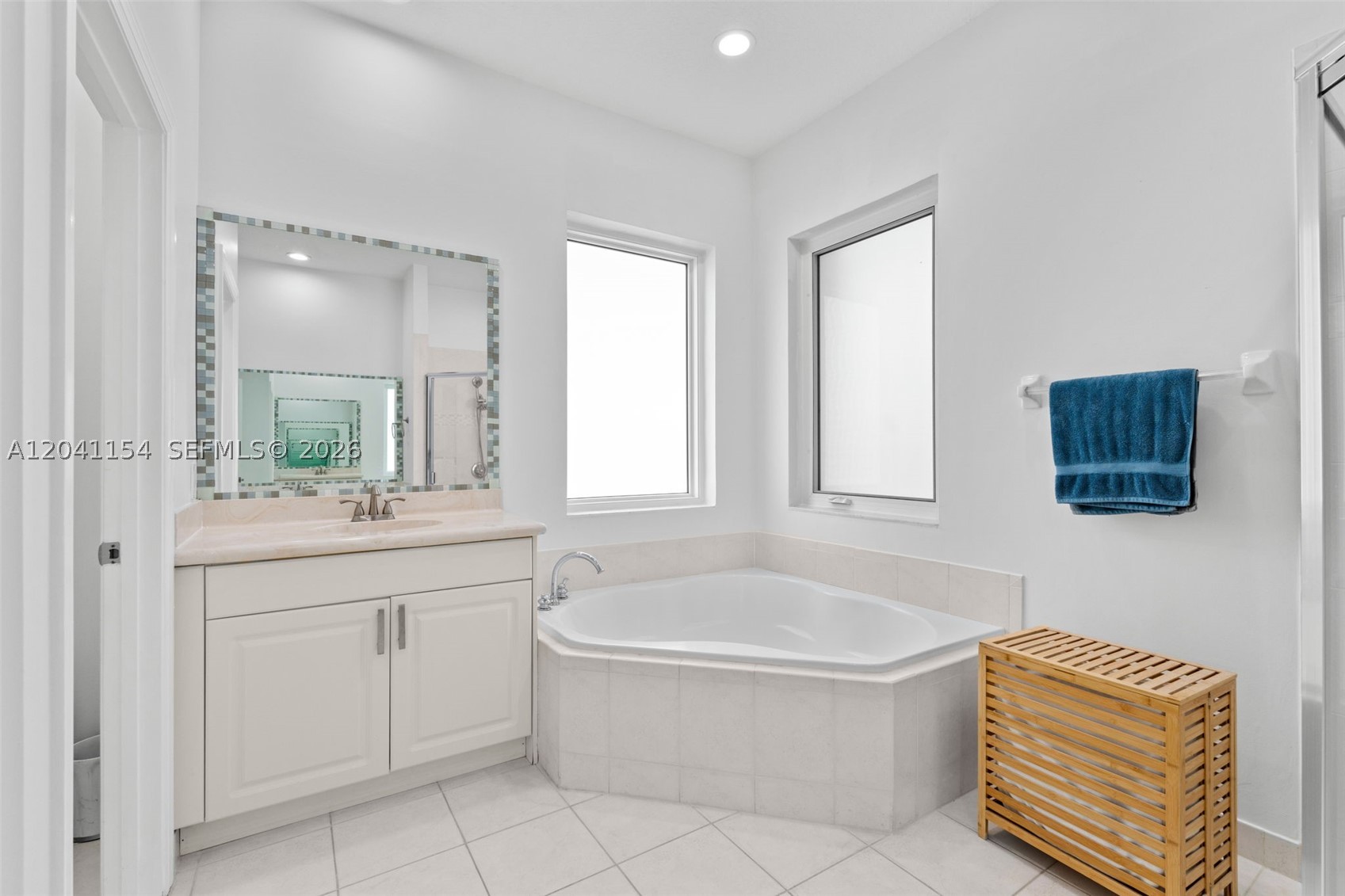 KENSINGTON - Residential