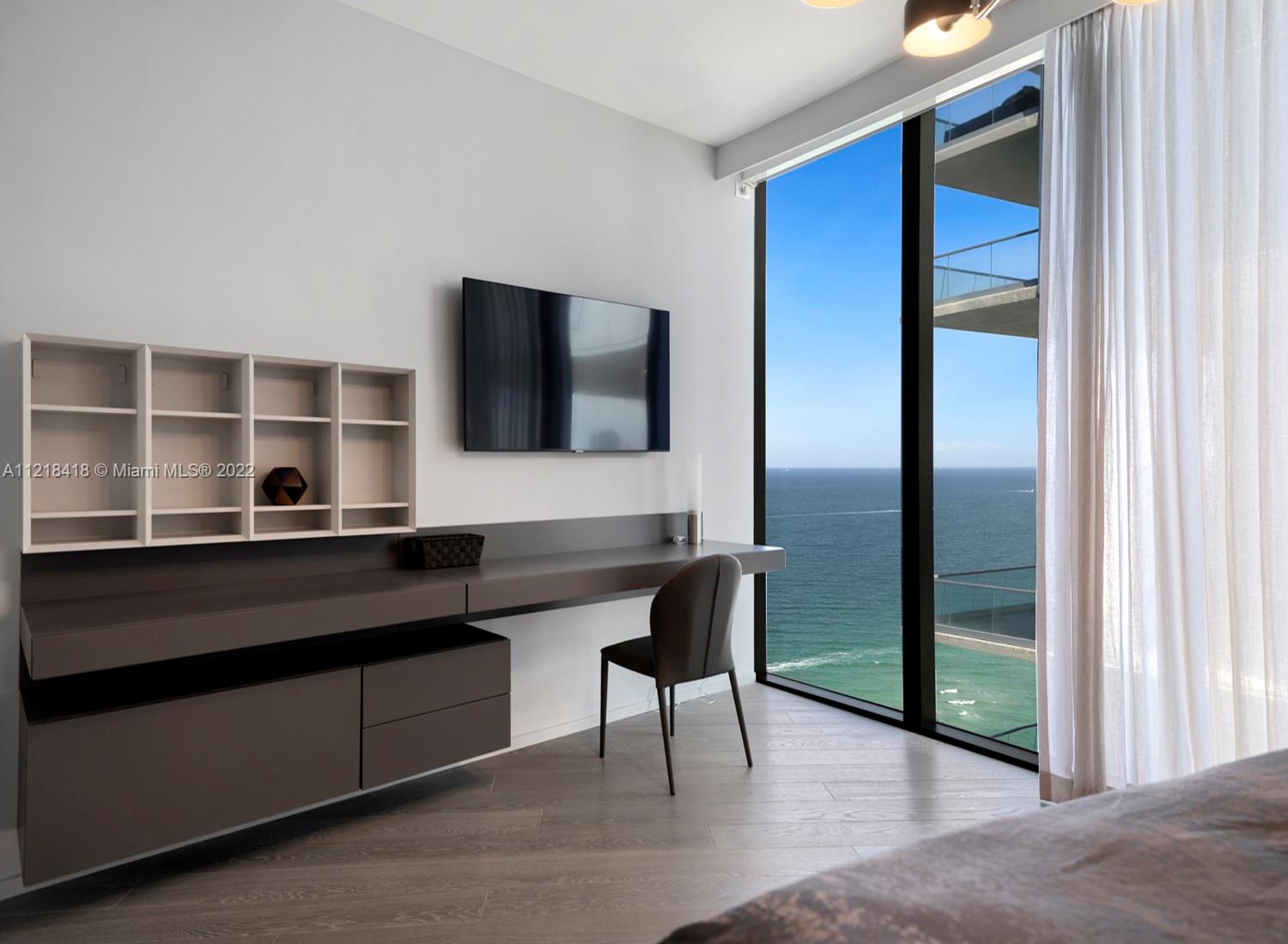18555 COLLINS AVENUE COND - Residential