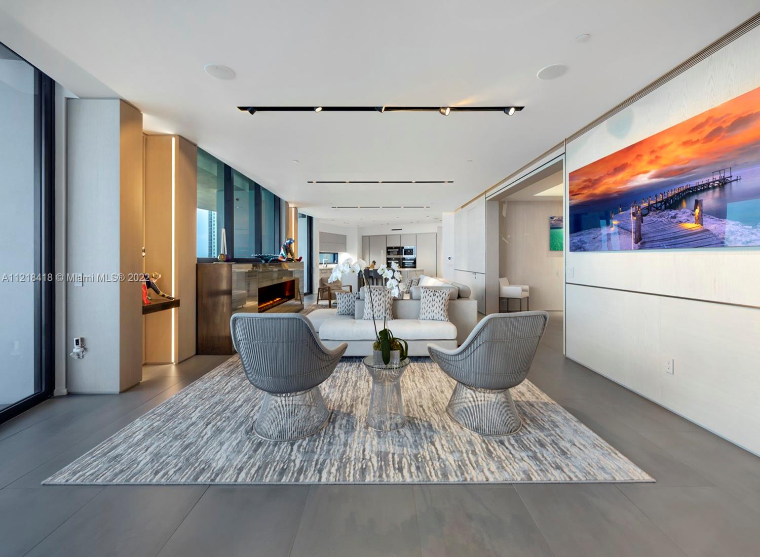 18555 COLLINS AVENUE COND - Residential