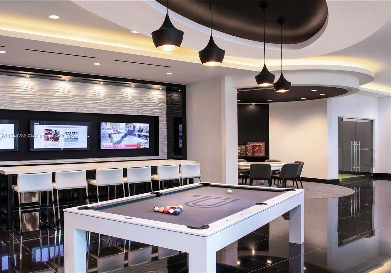 PARAMOUNT MIAMI WORLDCENT - Residential Lease