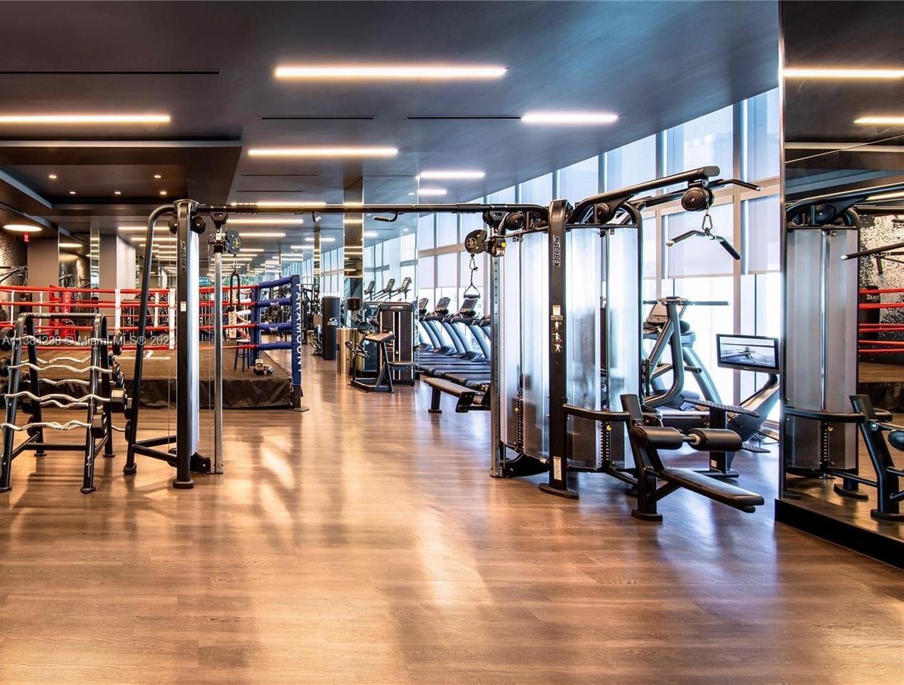 PARAMOUNT MIAMI WORLDCENT - Residential Lease