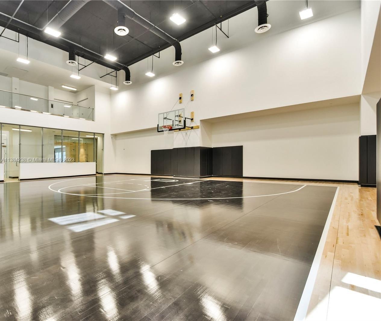 PARAMOUNT MIAMI WORLDCENT - Residential Lease