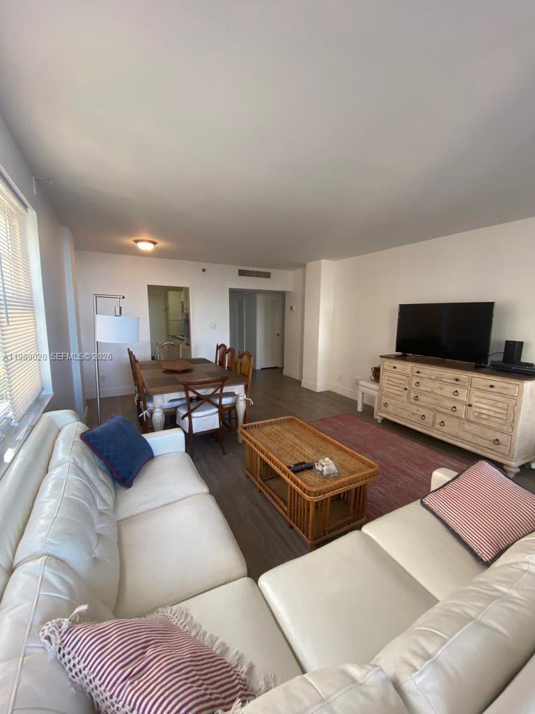 THE DECOPLAGE CONDO - Residential