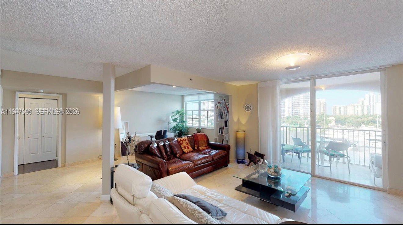 THE YACHT CLUB AT AVENTUR - Residential