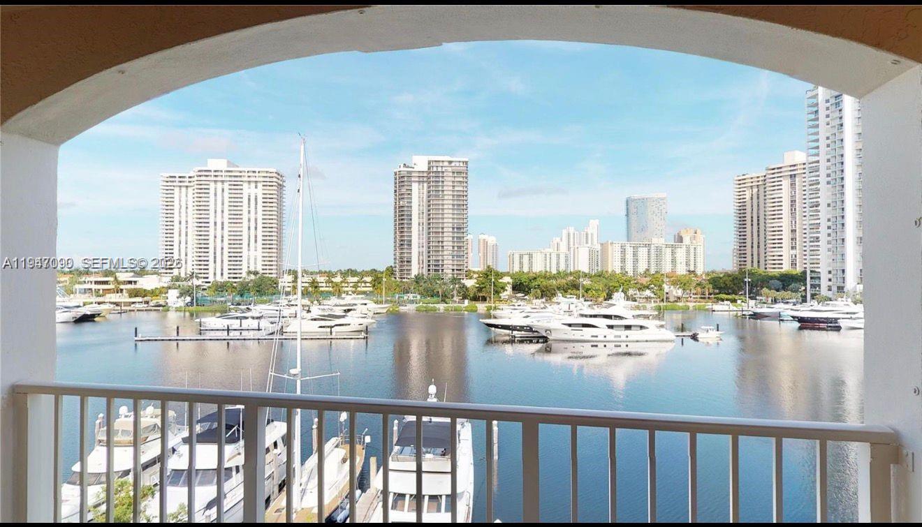 THE YACHT CLUB AT AVENTUR - Residential