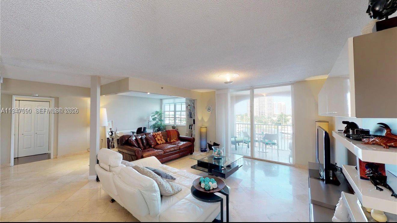 THE YACHT CLUB AT AVENTUR - Residential