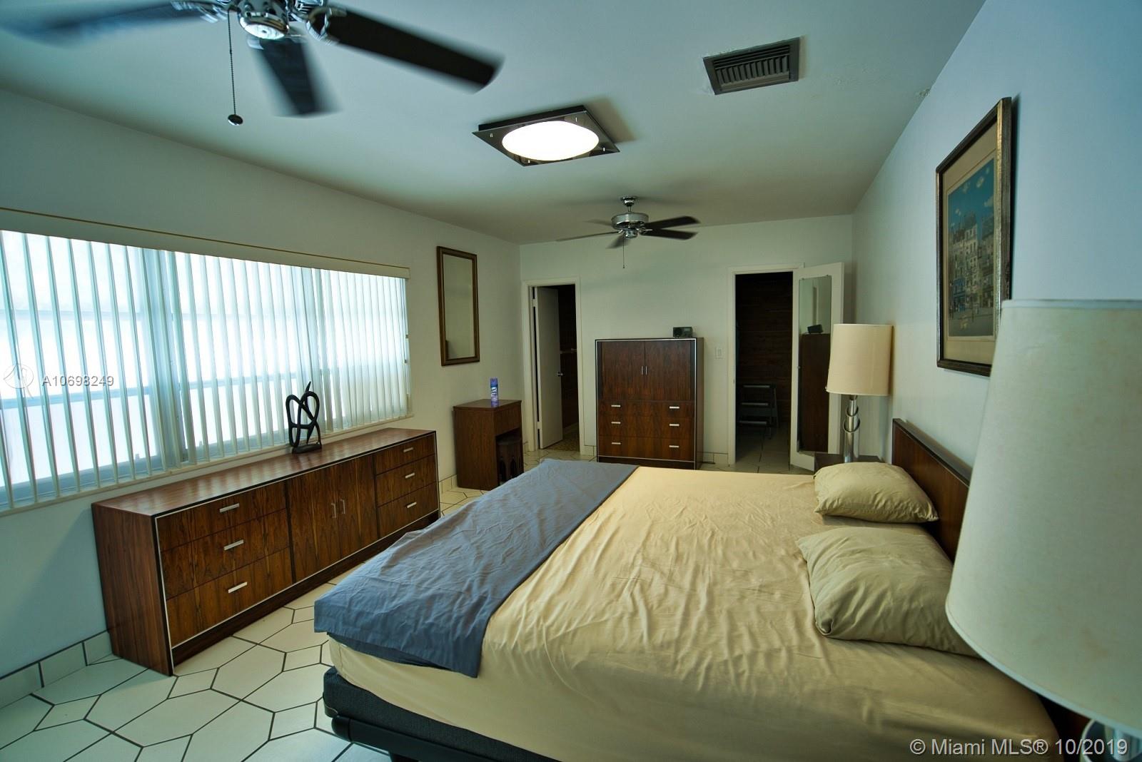 GOLDEN BEACH SEC C - Residential