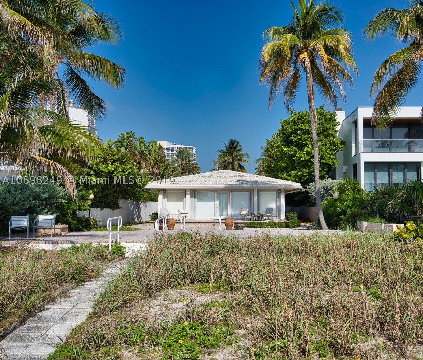 GOLDEN BEACH SEC C - Residential