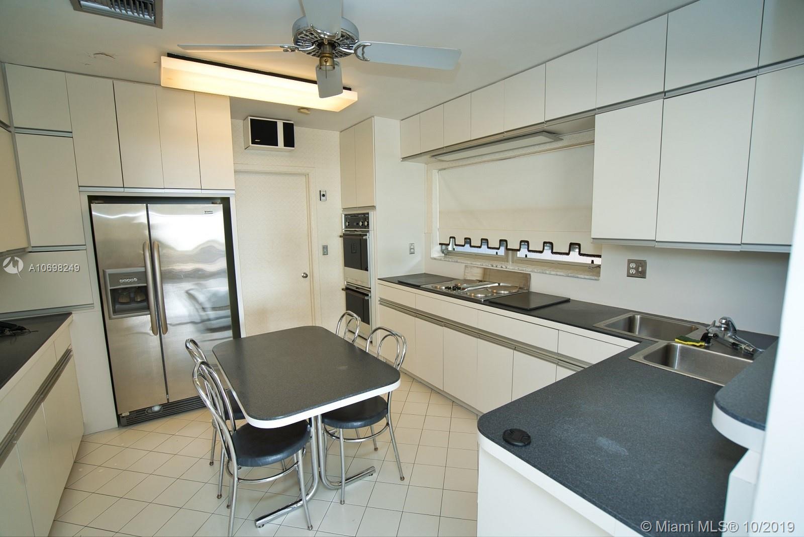 GOLDEN BEACH SEC C - Residential