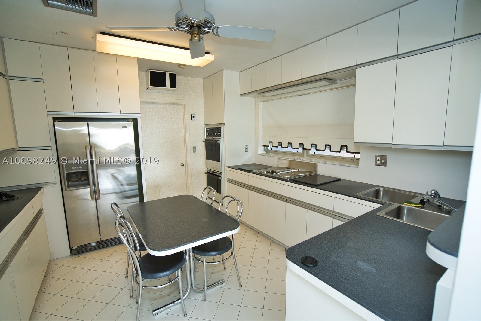 GOLDEN BEACH SEC C - Residential