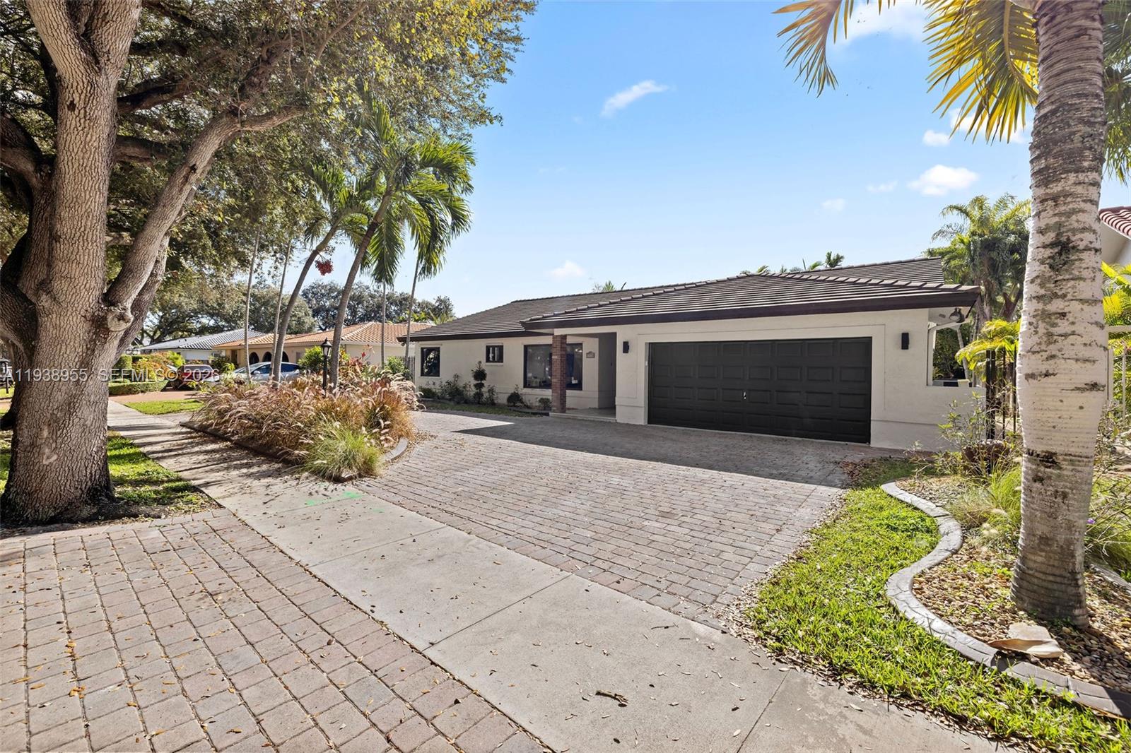 ROYAL OAKS - Residential