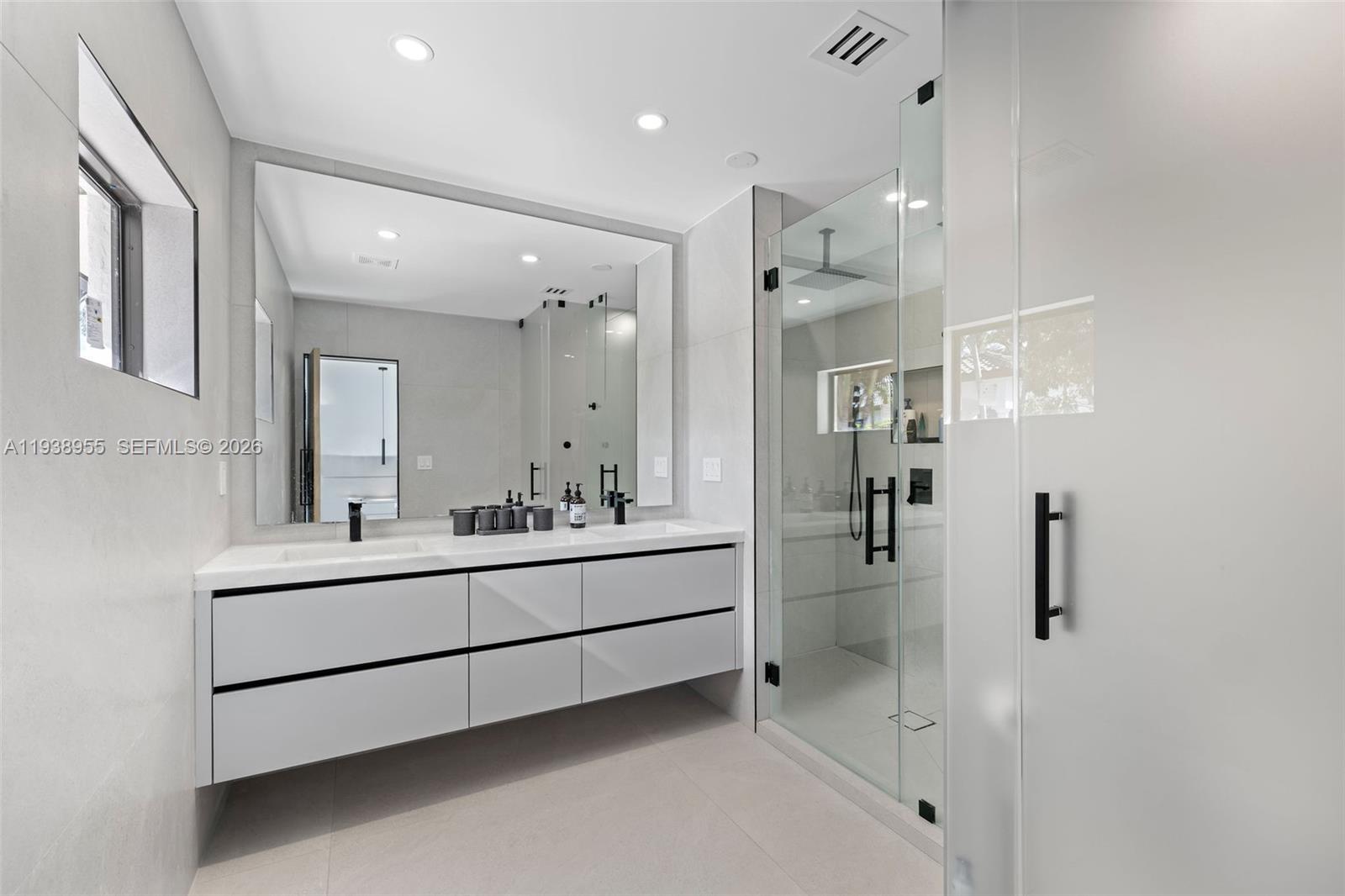 ROYAL OAKS - Residential