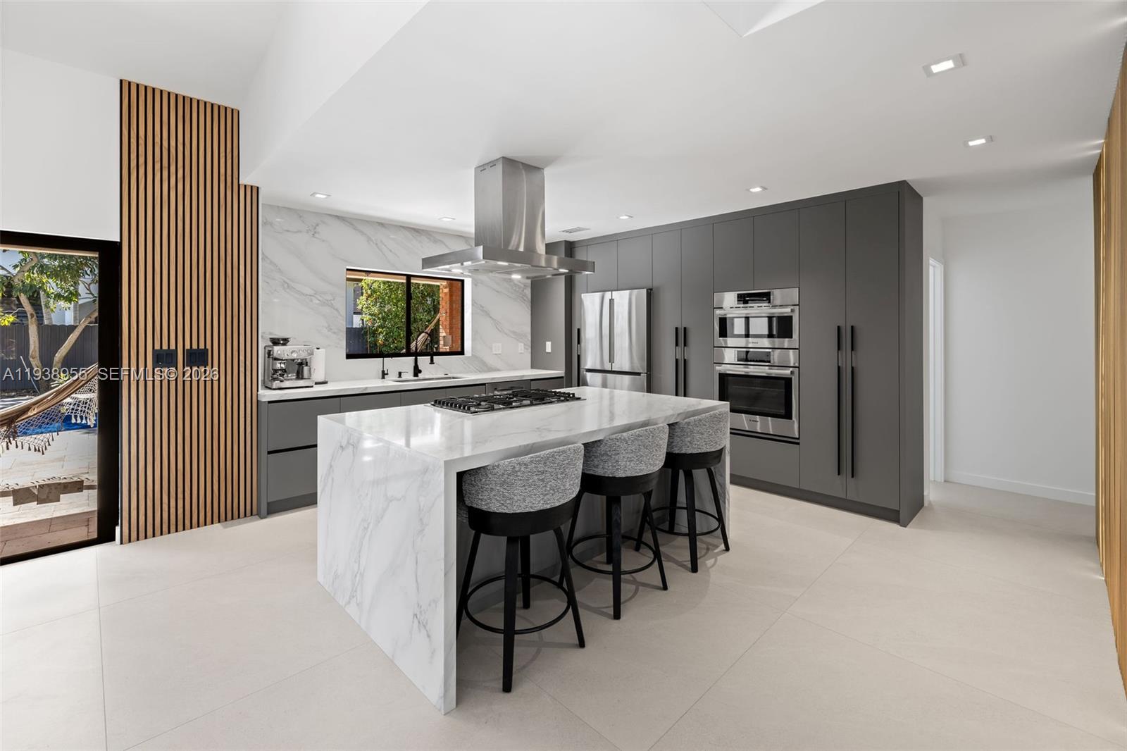 ROYAL OAKS - Residential