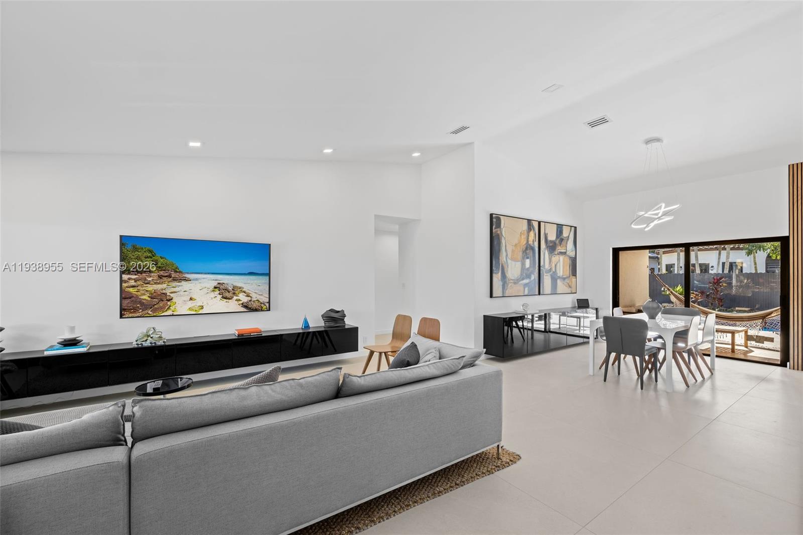 ROYAL OAKS - Residential