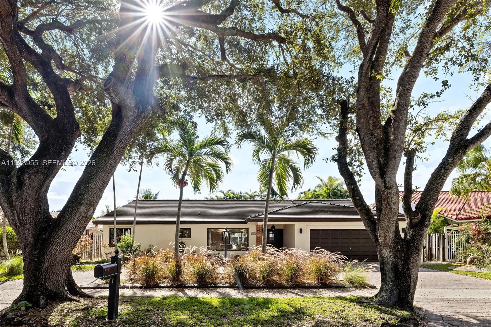 ROYAL OAKS - Residential