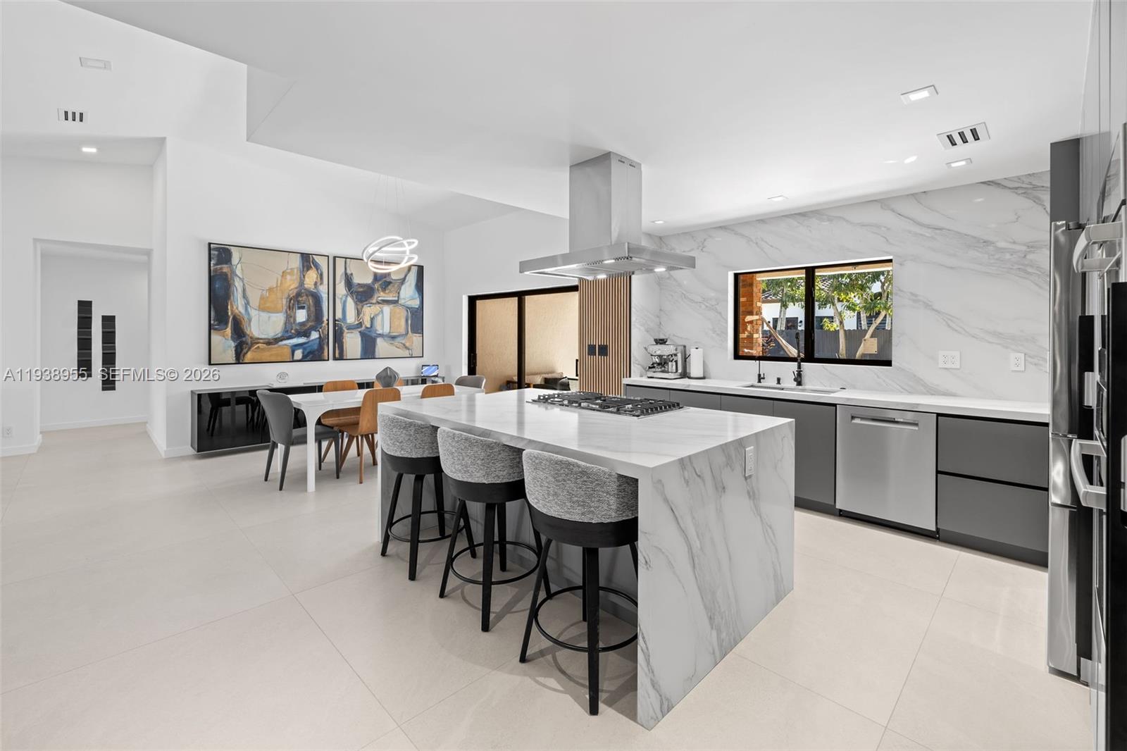 ROYAL OAKS - Residential