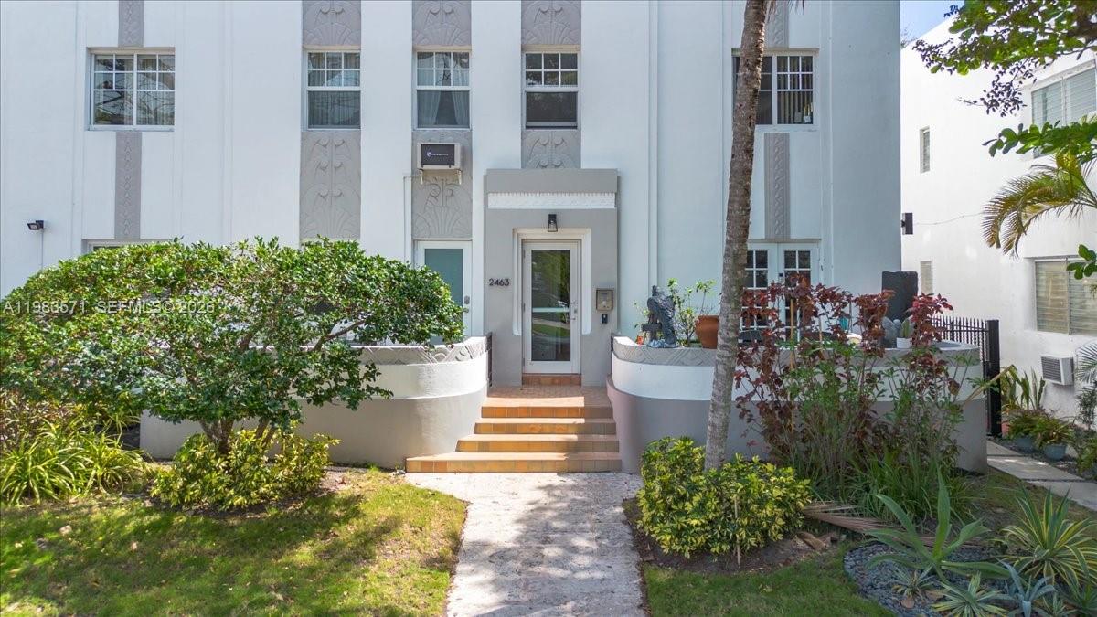 THE PINES AND THE PALMS C - Residential