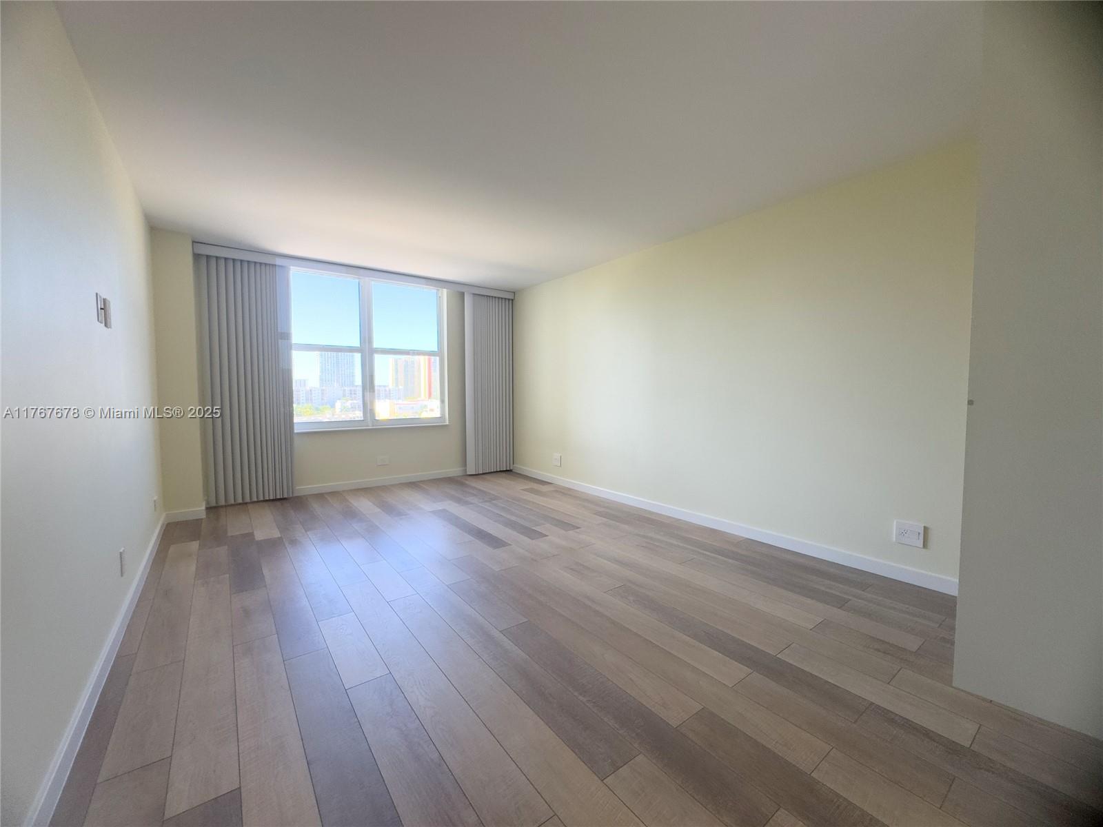 WINSTON TOWER 300 CONDO - Residential