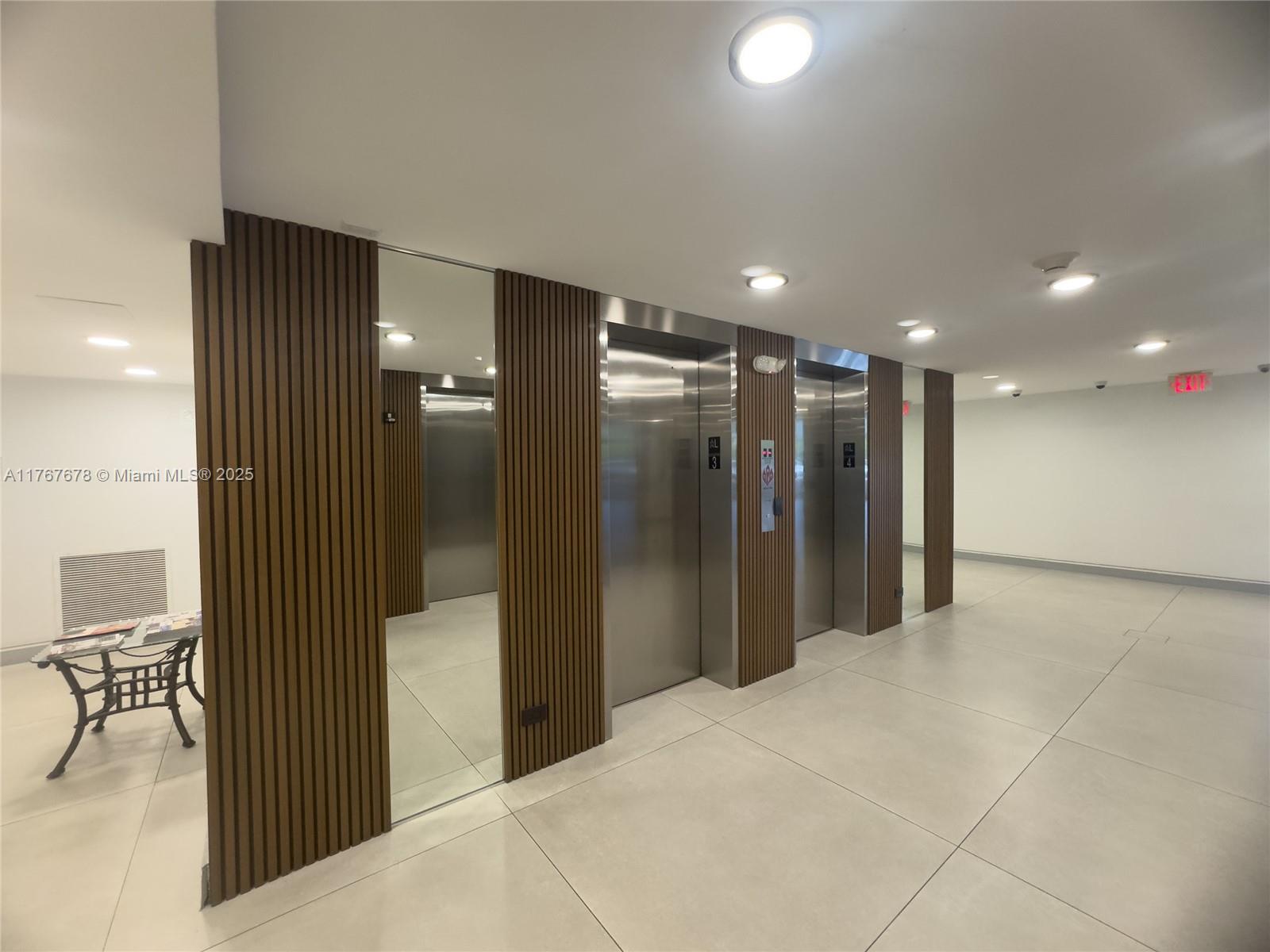 WINSTON TOWER 300 CONDO - Residential