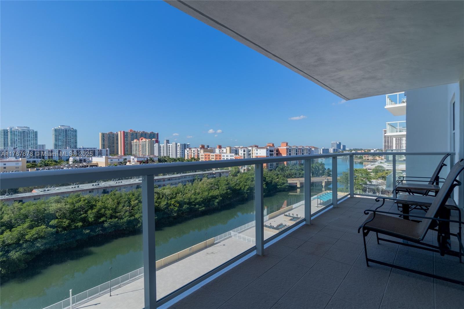 WINSTON TOWER 300 CONDO - Residential