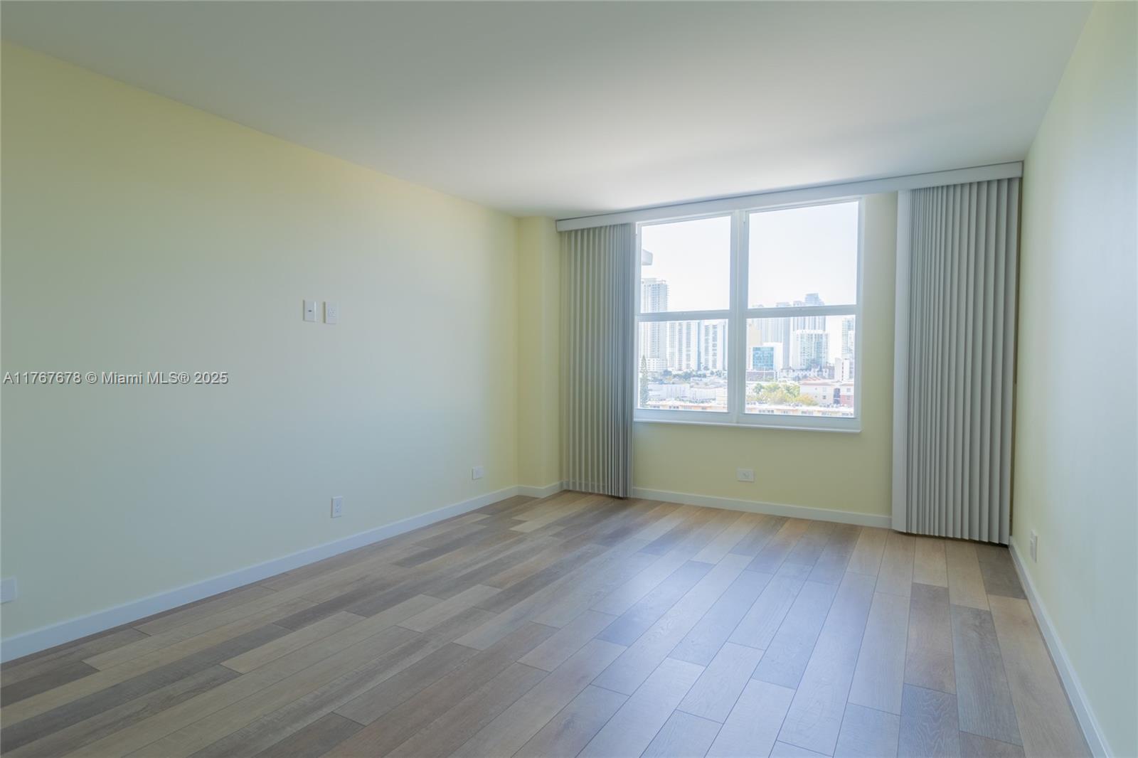 WINSTON TOWER 300 CONDO - Residential