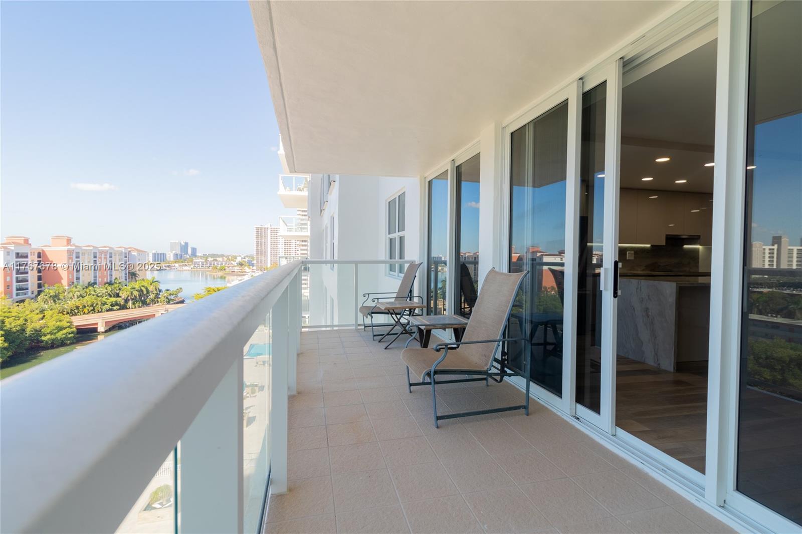 WINSTON TOWER 300 CONDO - Residential