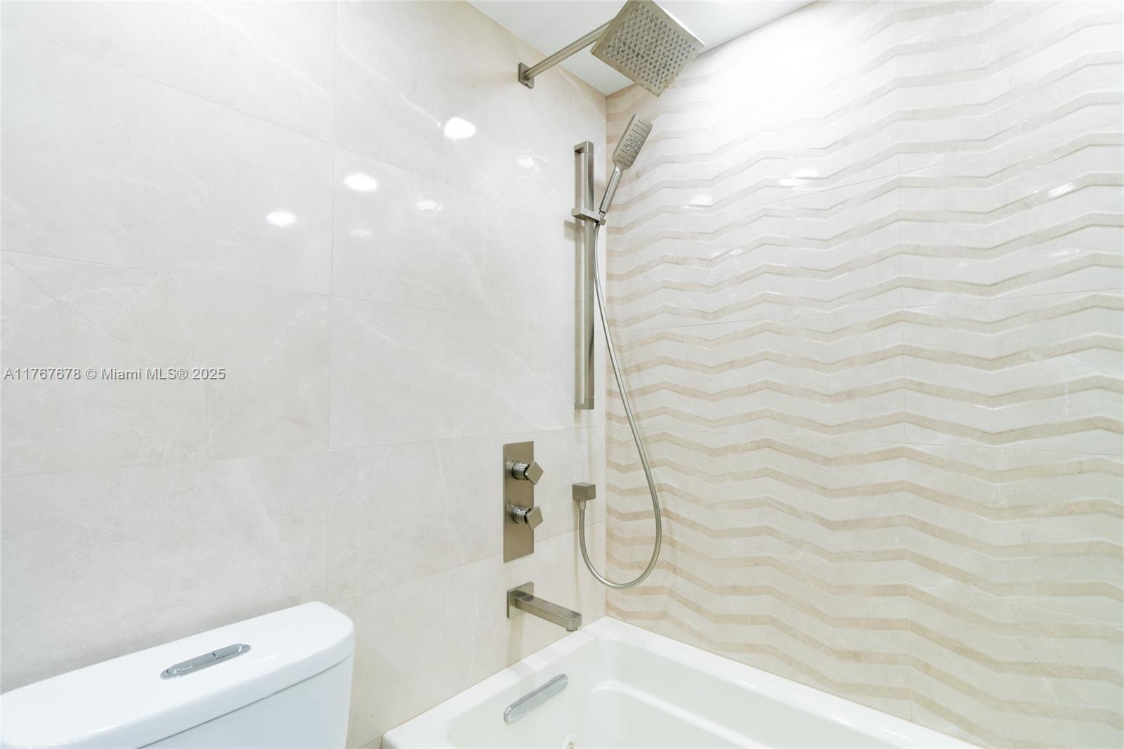WINSTON TOWER 300 CONDO - Residential
