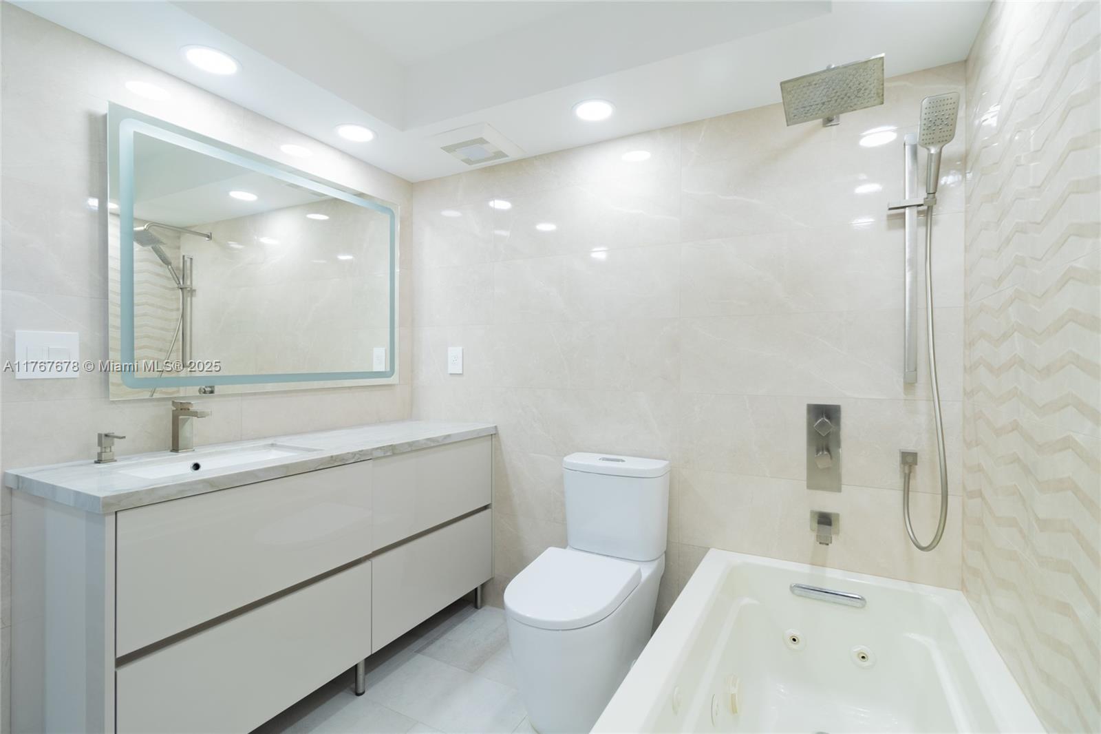 WINSTON TOWER 300 CONDO - Residential