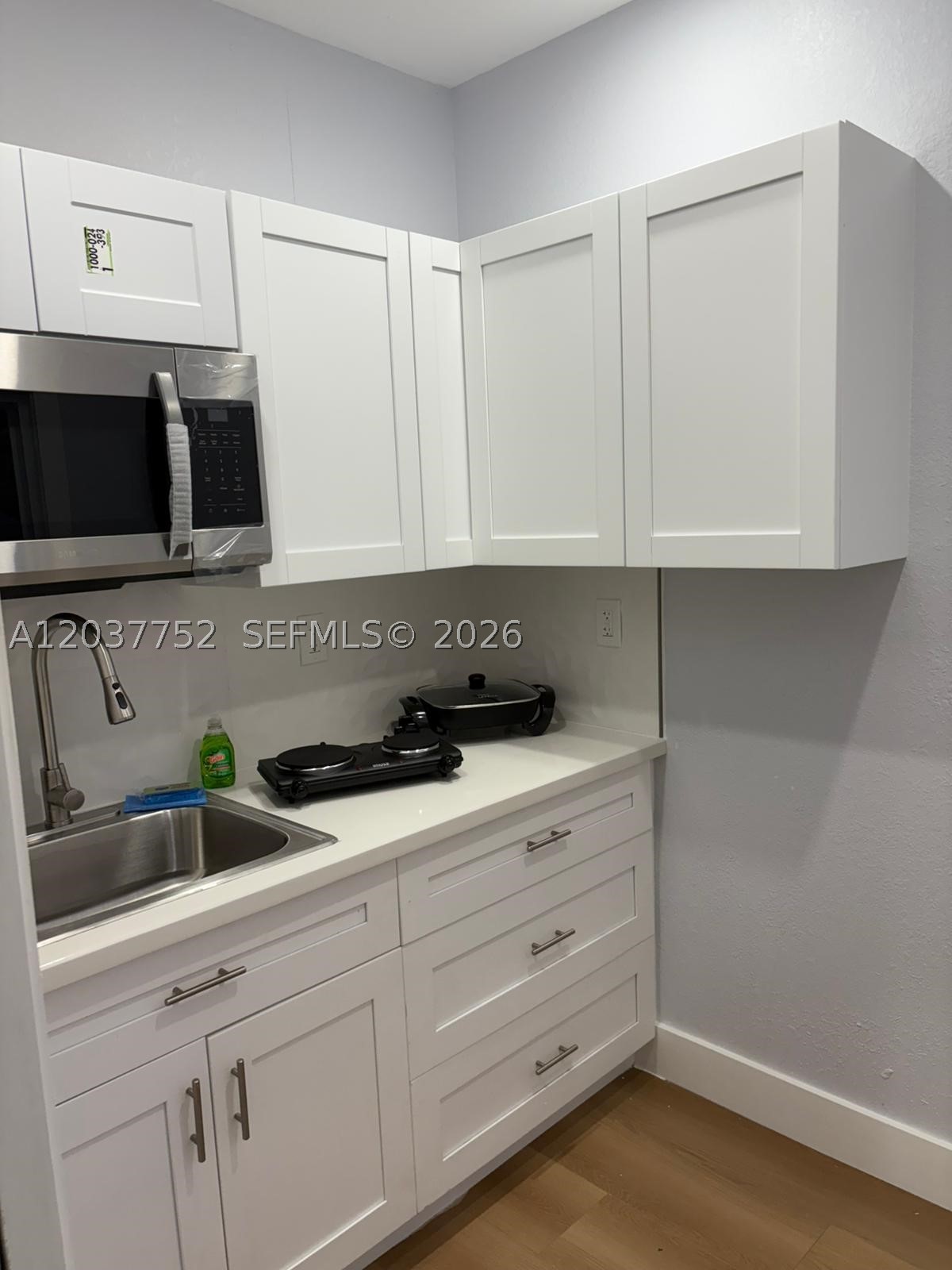 Well-maintained efficiency available for rent with private entrance and comfortable living space. Features a functional kitchenette, full bathroom. Move-in ready. Tenant screening, proof of income, and background check may be required. Fast approval process available. Utilities are included. No smoking. Contact listing agent for additional information and to schedule a showing.