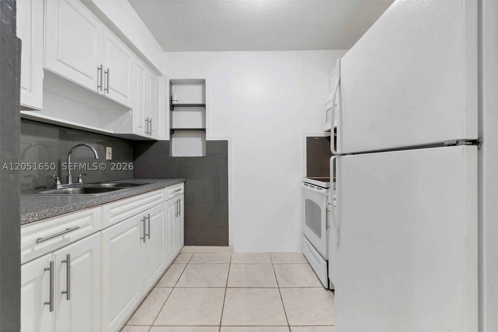 IRONS MANOR 5TH ADDN - Residential Lease