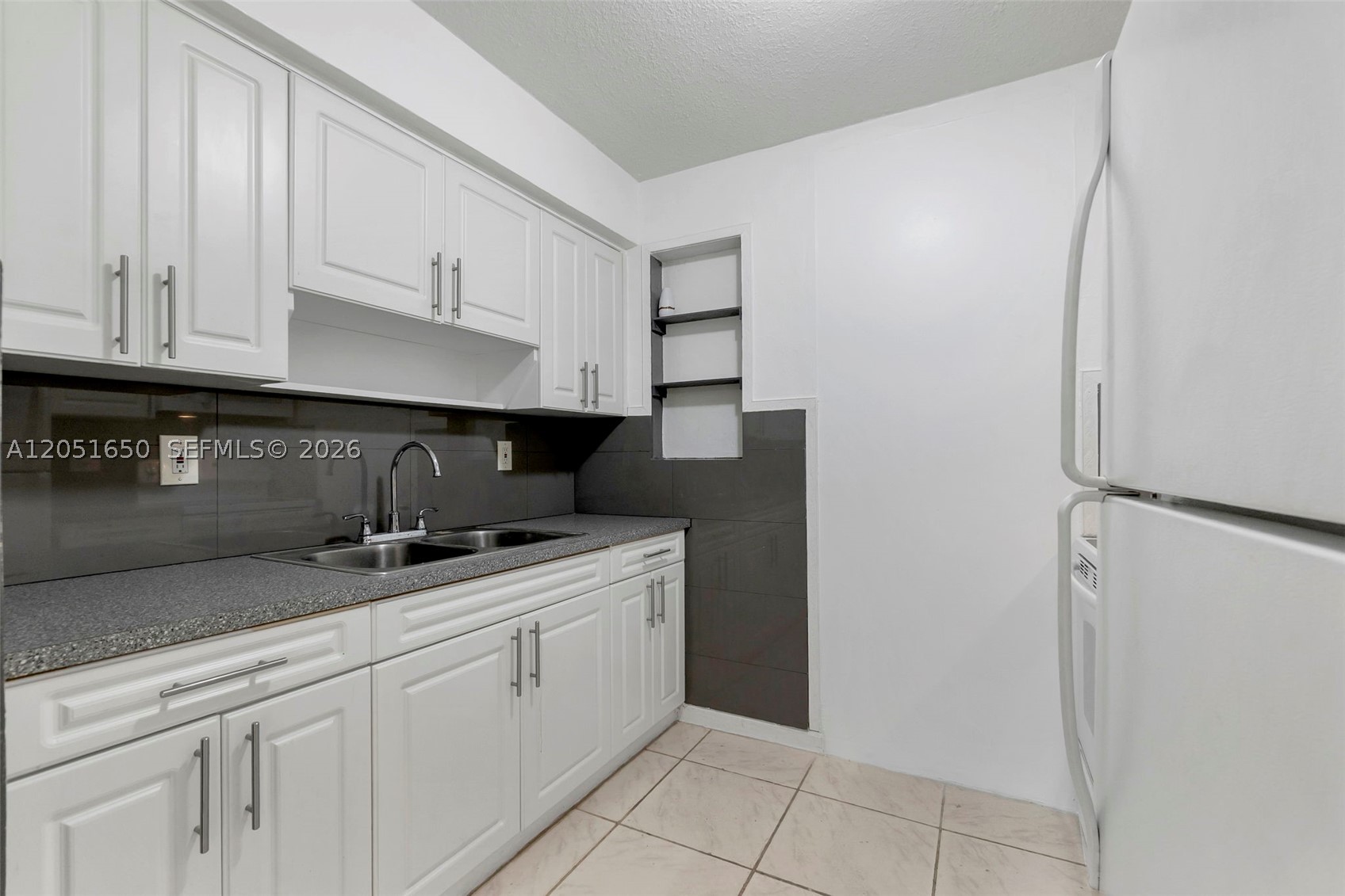 IRONS MANOR 5TH ADDN - Residential Lease