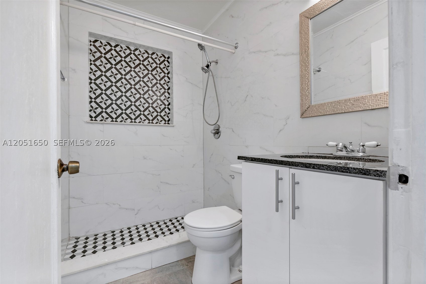 IRONS MANOR 5TH ADDN - Residential Lease