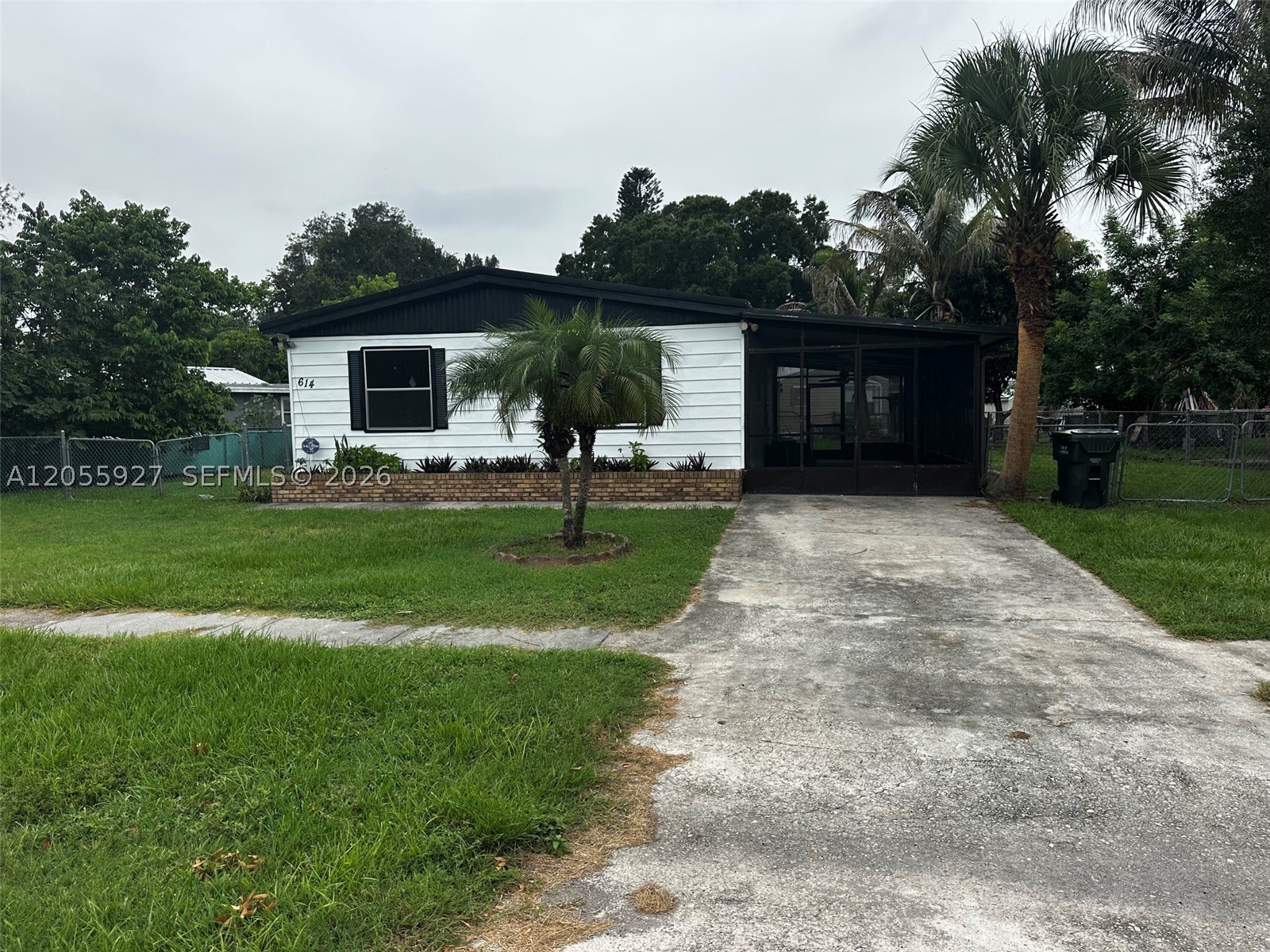 SEMINOLE MANOR - Residential