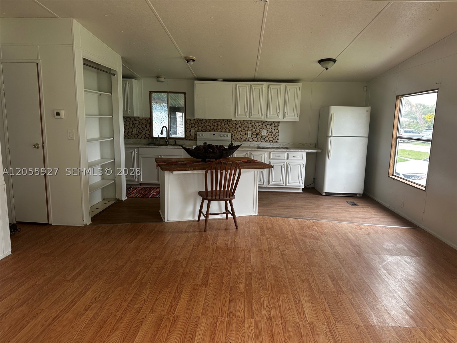 SEMINOLE MANOR - Residential