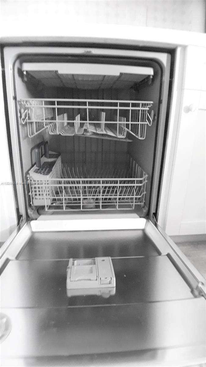 ARROWHEAD CONDO 8 - Residential Lease