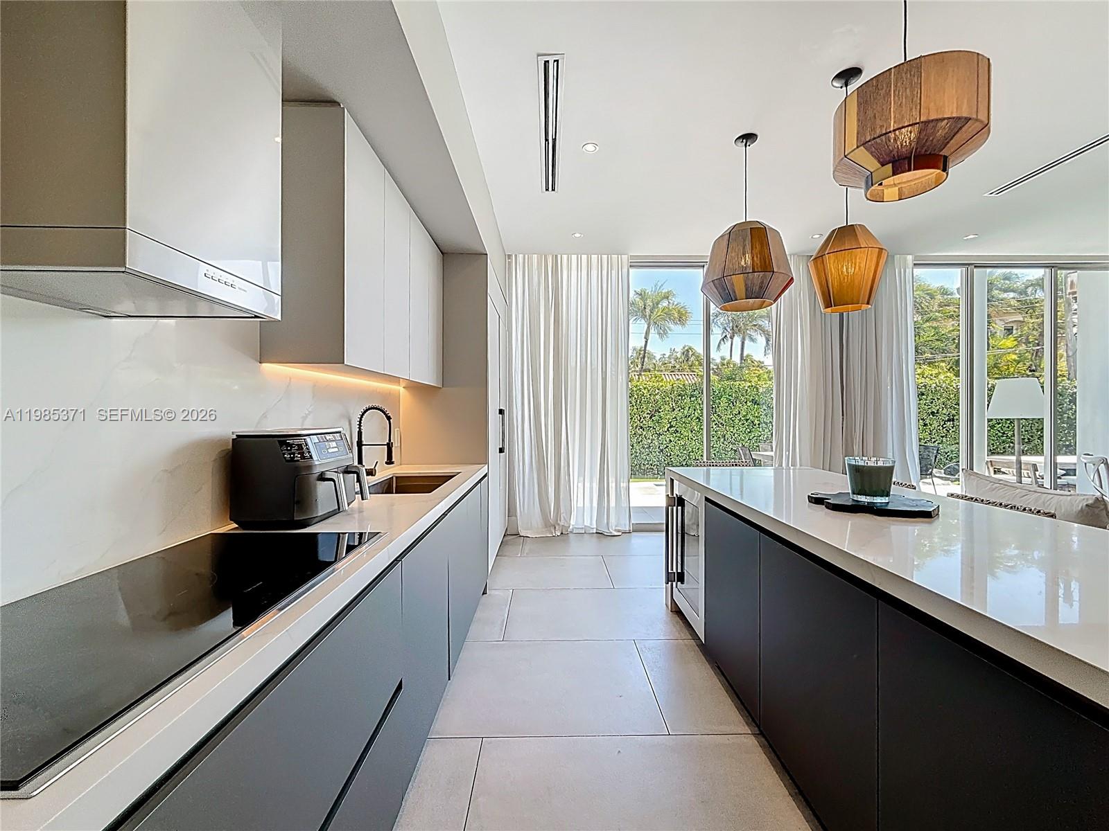 TROPICAL ISLE HOMES SUB - Residential