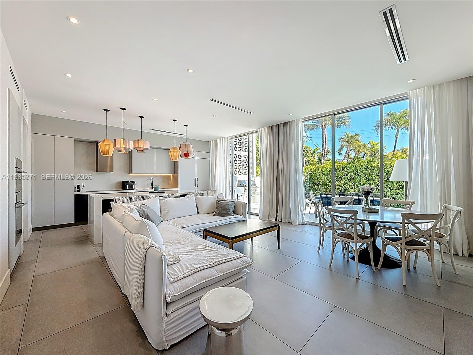 TROPICAL ISLE HOMES SUB - Residential