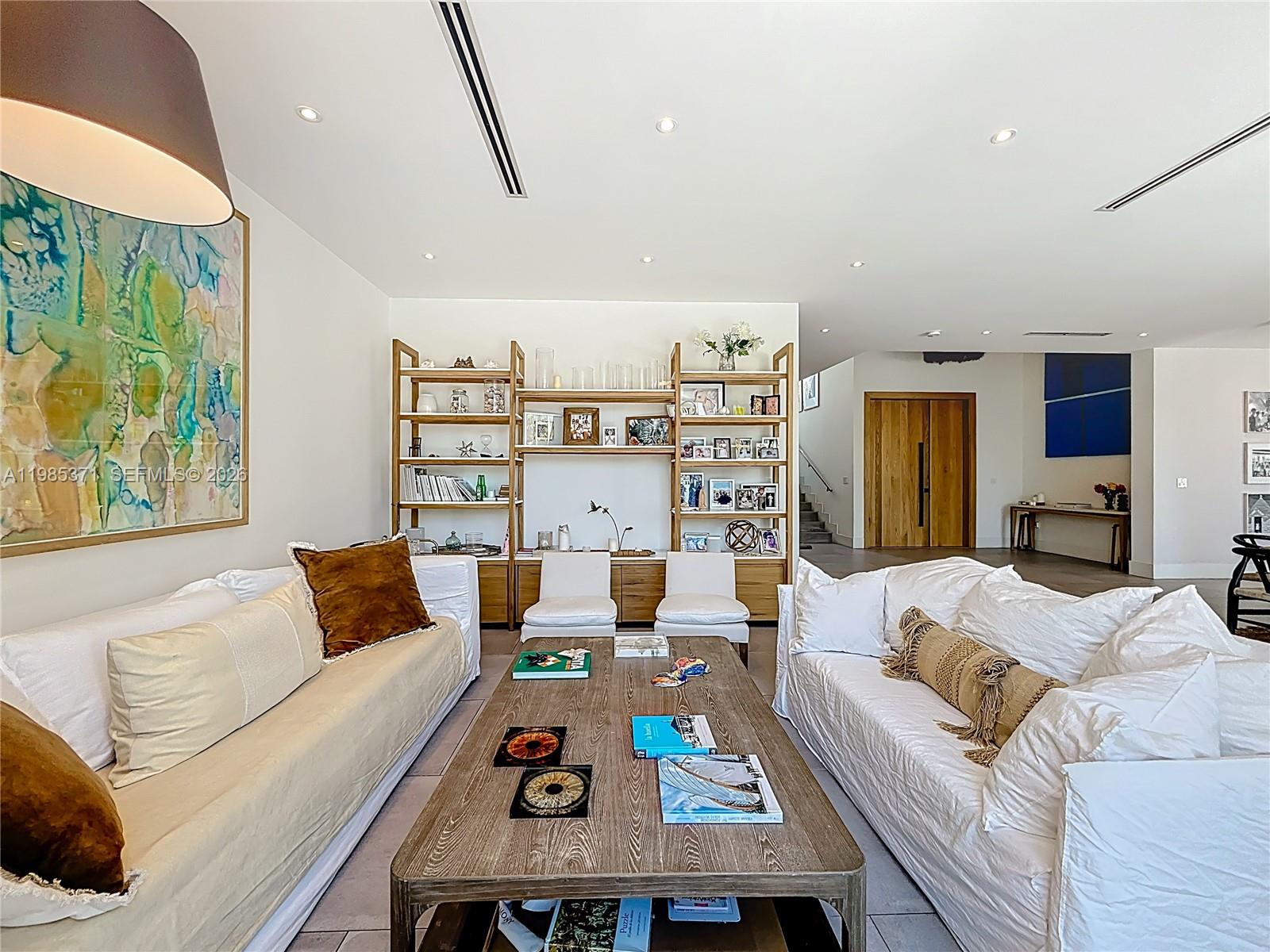 TROPICAL ISLE HOMES SUB - Residential