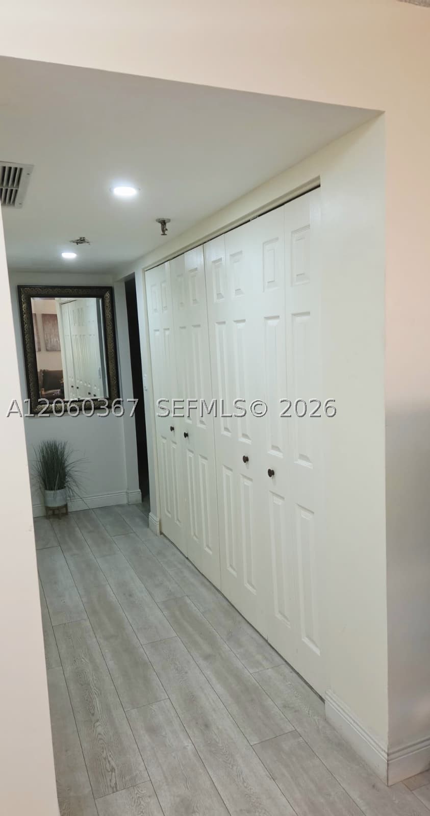 COCO WOOD CONDO - Residential
