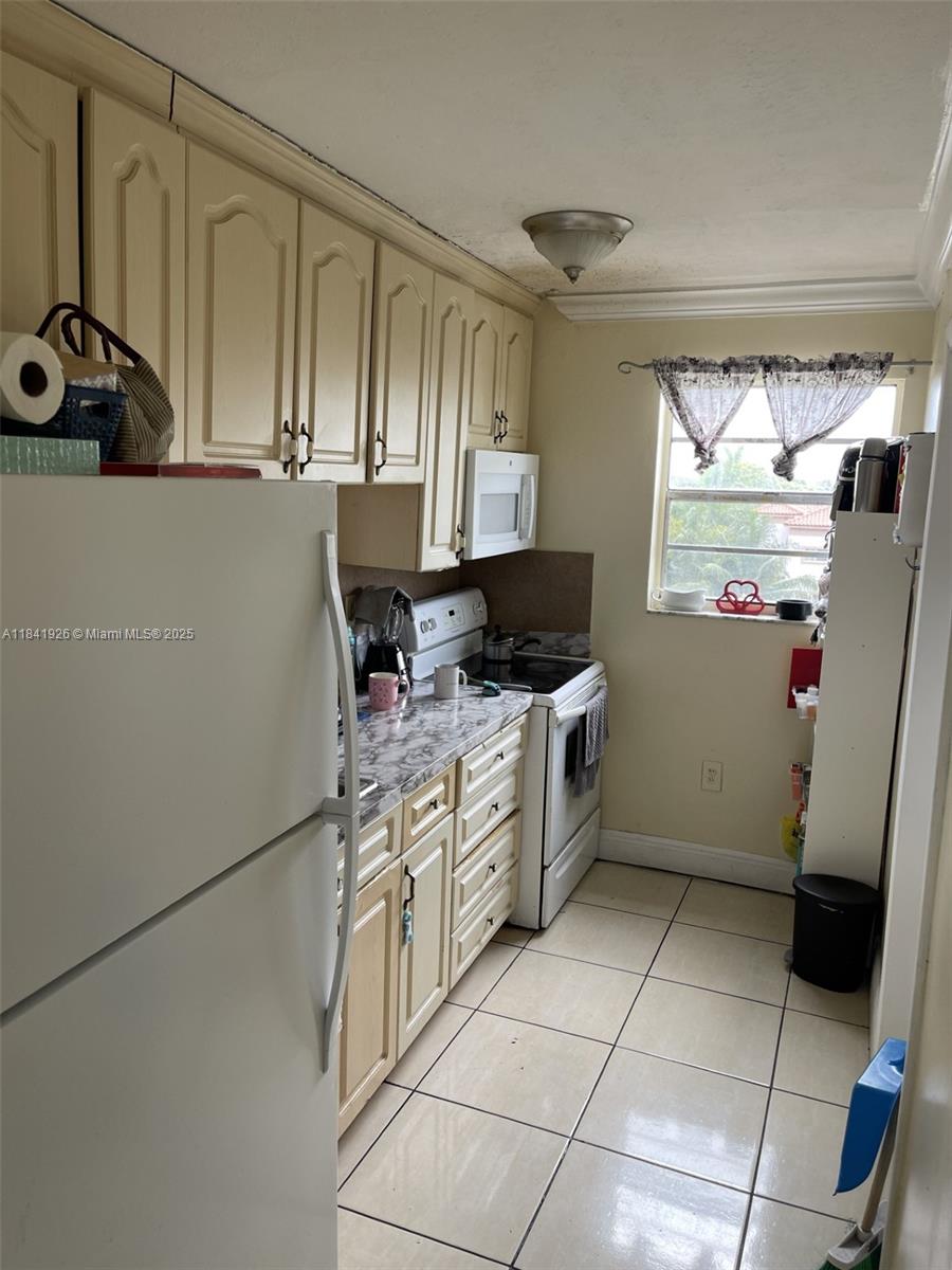 ORANGE MANOR CONDO - Residential