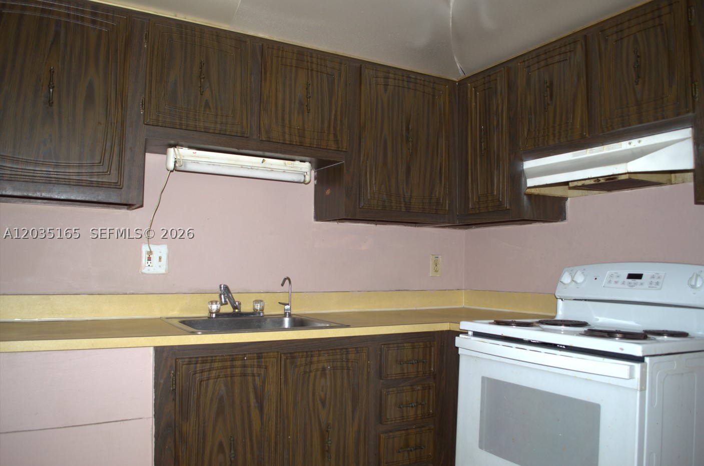 SOMERSET NO 1 CONDO - Residential