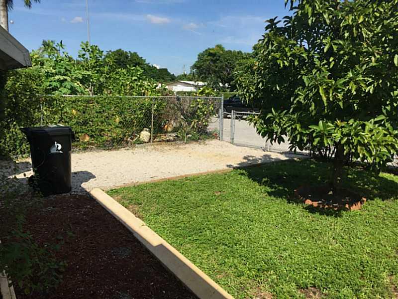 LAUDERDALE MANORS AMEND R - Residential Lease